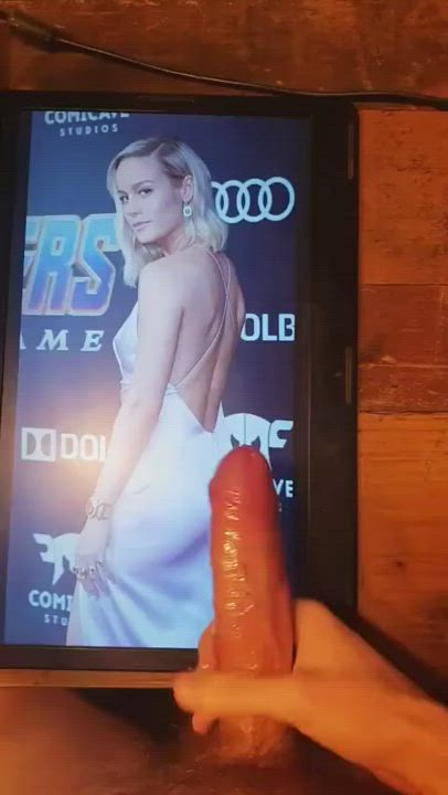 Cumshot for Brie Larson.