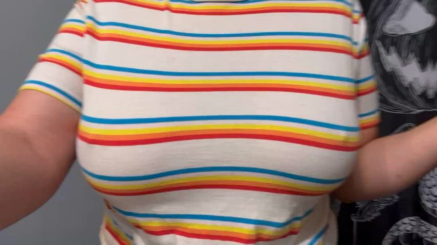 Horizontal stripes make everything look bigger