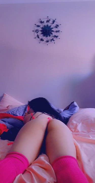 18 Years Old Big Ass Latina Pink Solo Thick gif