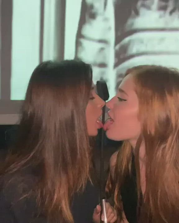 French Kissing Friends Girlfriends Girls Jia Lissa Kissing Lesbian Lesbians gif