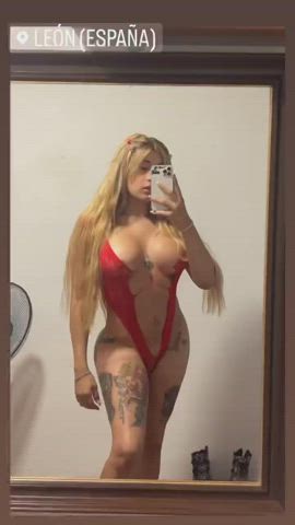 blonde colombian mirror non-nude rene russo selfie trans gif