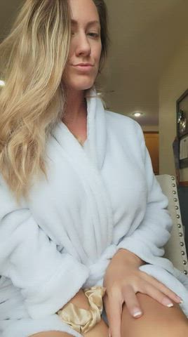 ass milf robe gif