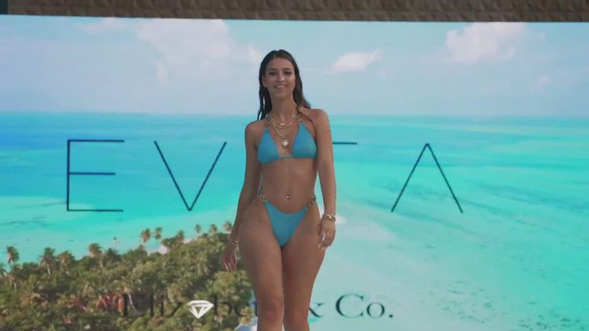 big ass bikini jiggle jiggling legs long legs model walking gif