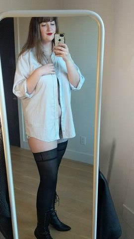 Showing you my body...sexy secretary style 😘