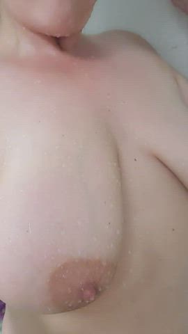 Cum get wet with me.