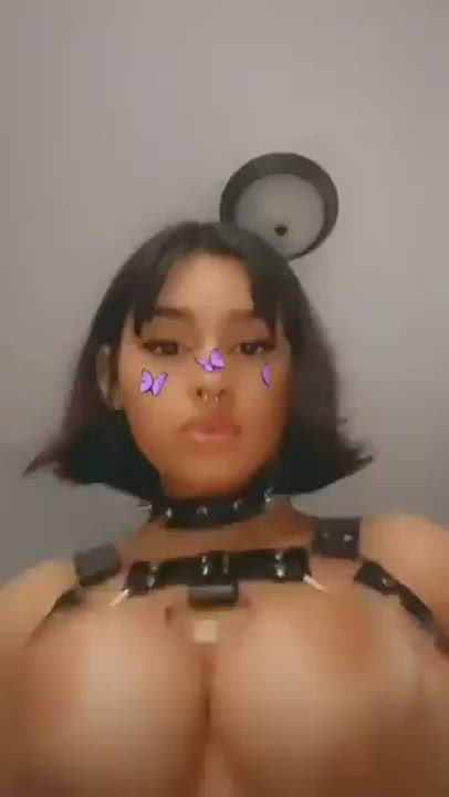 Big Tits Choker Short Hair gif