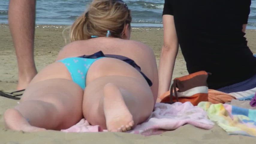 BBW one cheeker wedgie