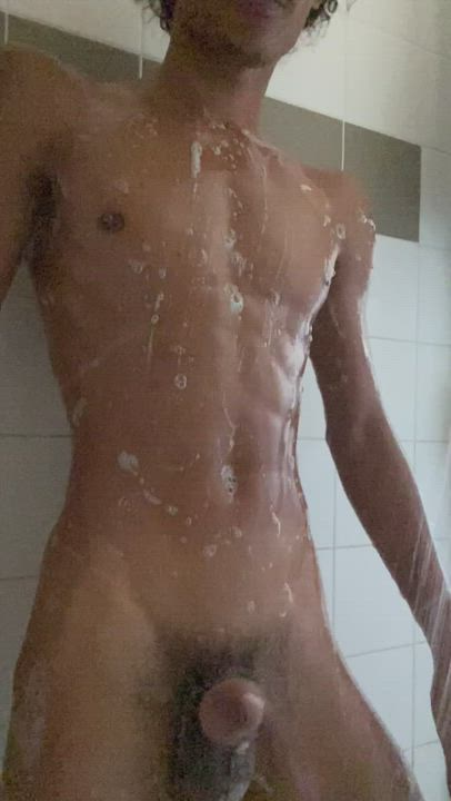 Showers can be fun and sexy ?