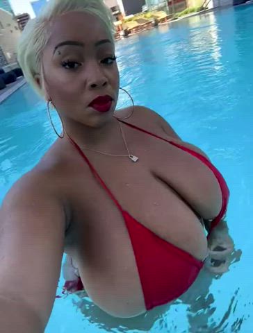 bbw big tits bikini cleavage ebony tease underwater gif