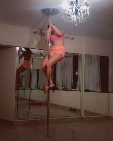 Jacquline Fernandez Pole dance