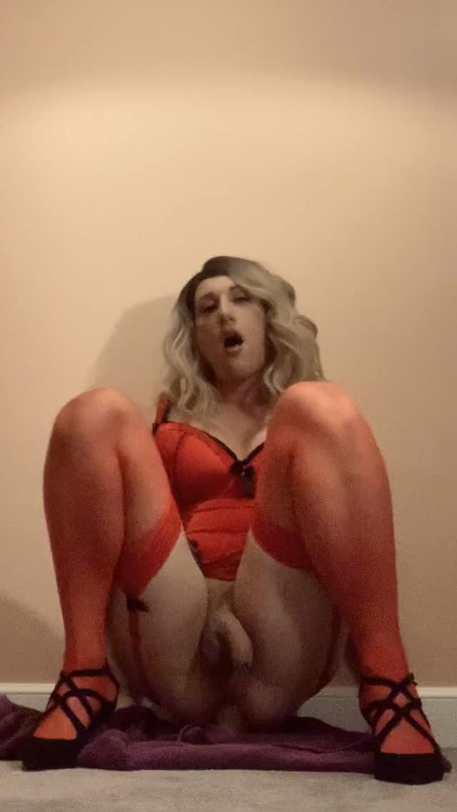 Hey I’m Eva and I like to fuck. Xx