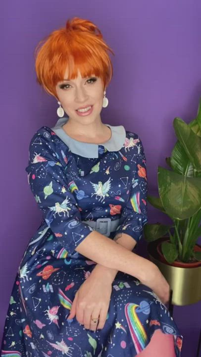 Ms Frizzle boob bounce