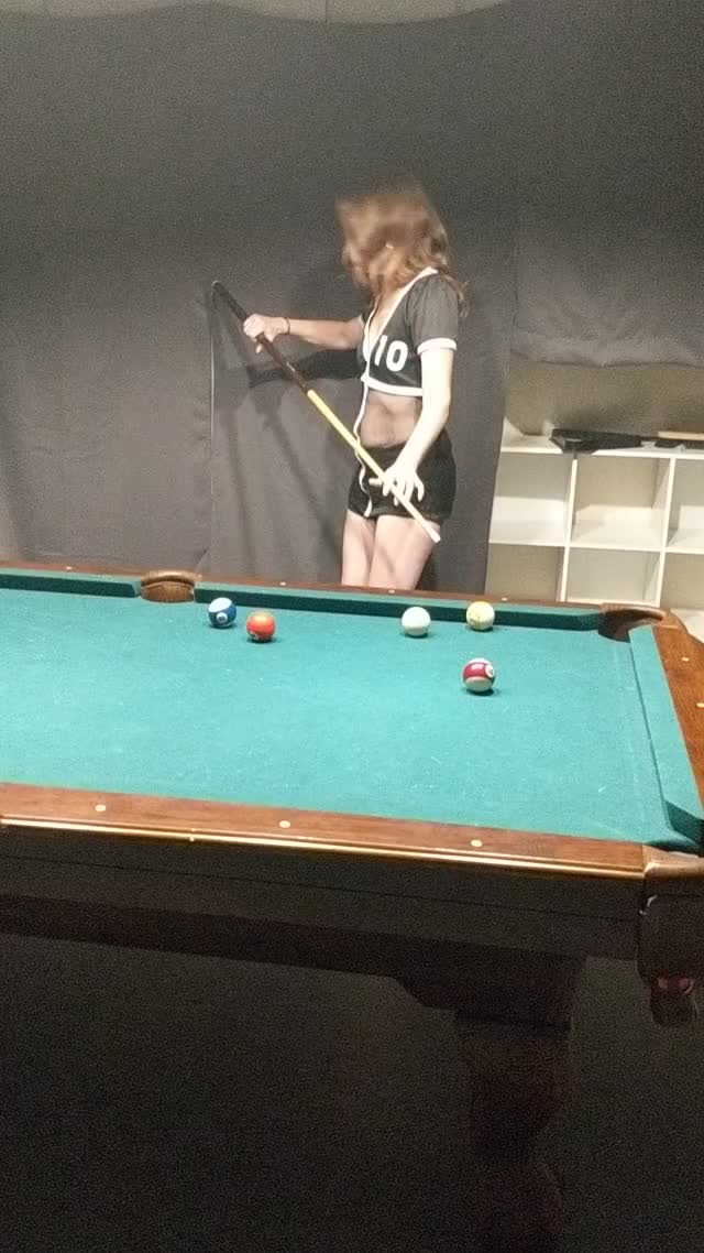 Corner Pocket [f]