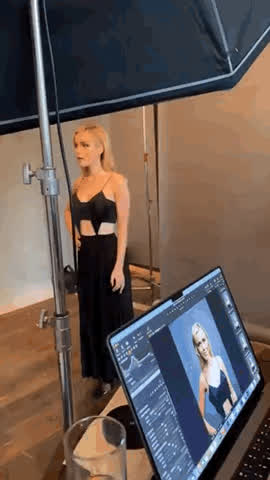 Dress Kiernan Shipka Model gif