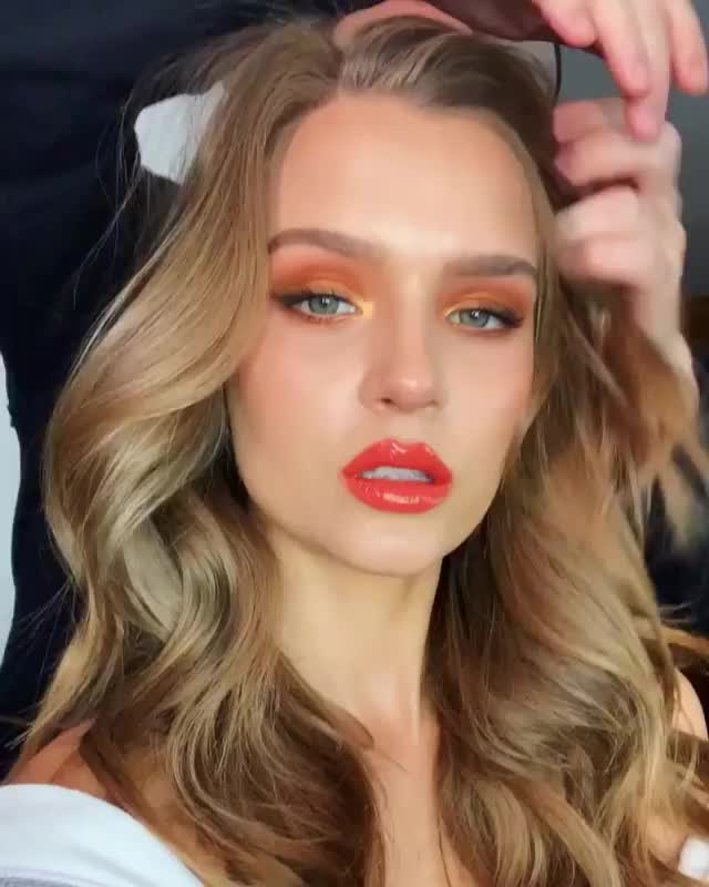 Josephine Skriver gif