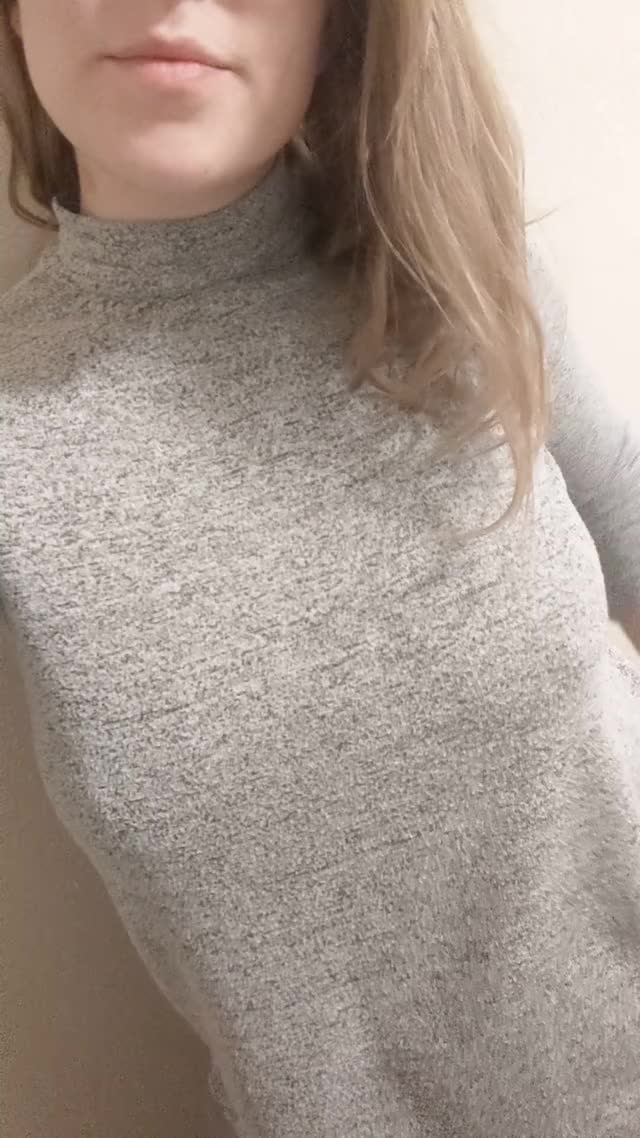 I love sweater weather ❤️ (OC)