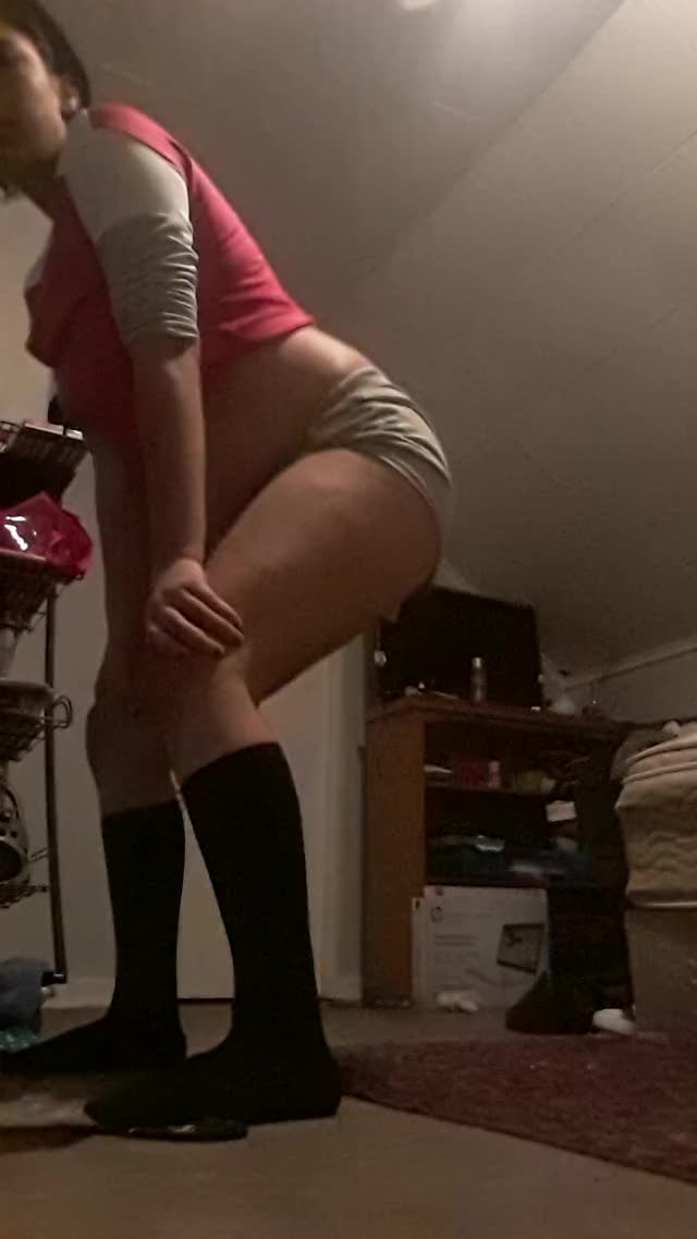 Took advice from y'all and watched tutorials here's my twerk in update how'd i do