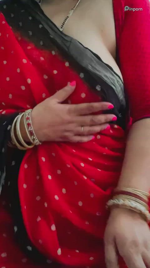 indian natural tits saree gif