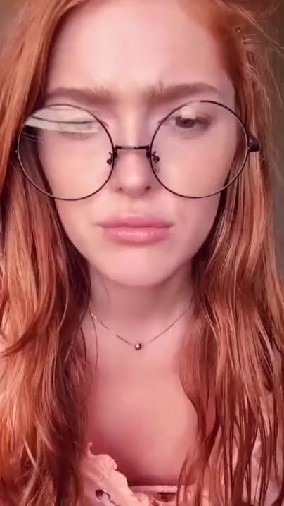 TikTok Teen Sexy Stip