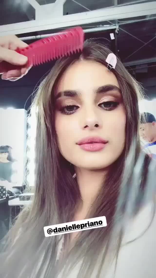 Taylor Hill gif