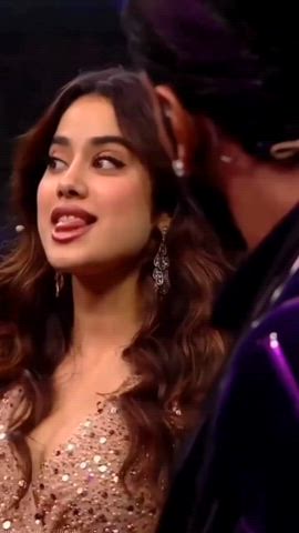 Jahnvi Kapoor - Showing exactly what she'd do it a d**k showed up in front of her.