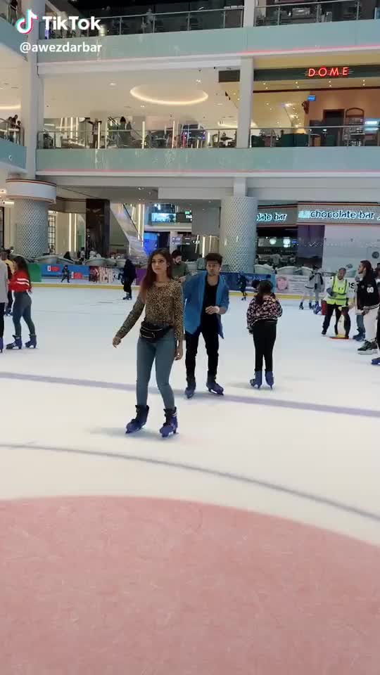  #LejaRe at the #DubaiIceRink w/@nagmaa #Nawez ❤️ #2019makeawish #Dubai #couplegoals