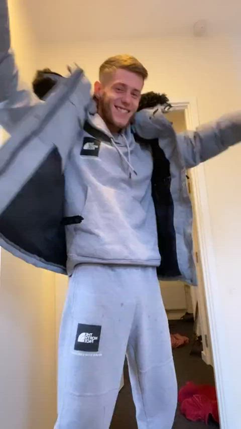 Swinging in my Grey tracksuit 🥵