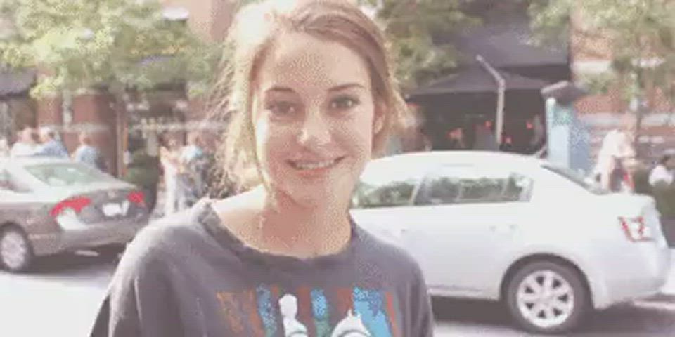 celebrity sexy shailene woodley gif