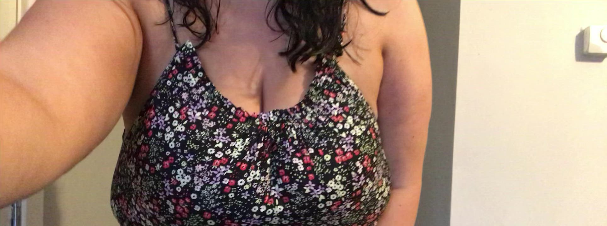 Monday titty drop 💋