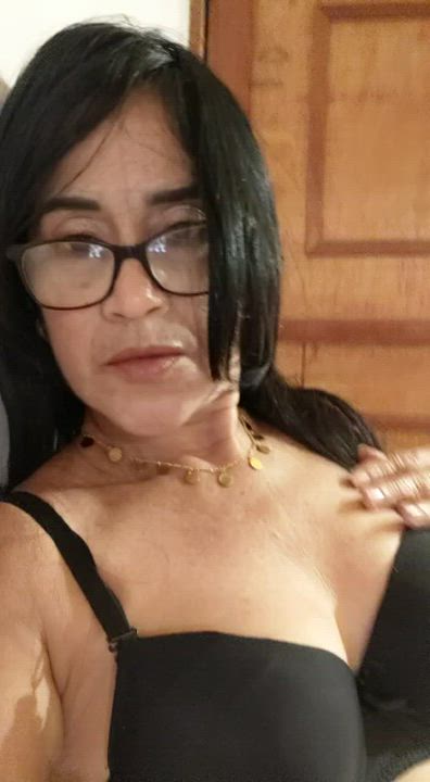 I'm a horny 50 year old mom ? [Selling] SEXTING ✓ VIDEOCHAT ✓ I DO CUSTOM CONTENT✓