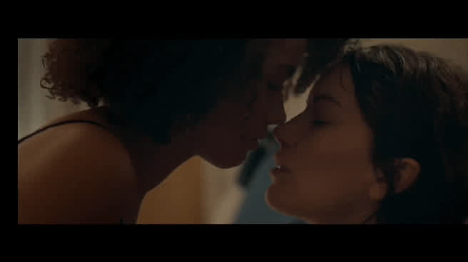 celebrity kiss kissing lesbian gif