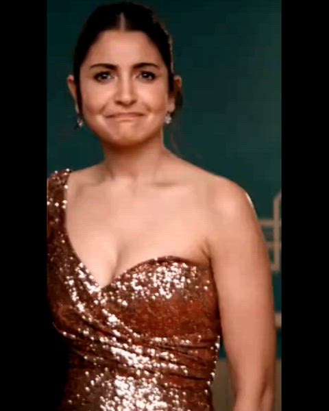 Anushka mommy Sharma