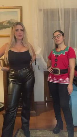 And with that, I end the year with a very classy full goddess outclassing her friend..