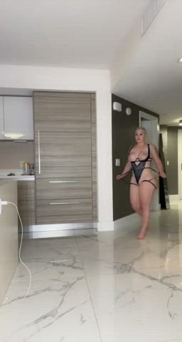 big ass jiggling pawg tits gif