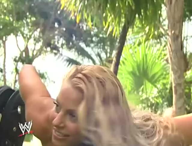 Trish Stratus 