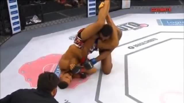 Adercino Marmita taps out Lincoln Barbosa with an armbar.