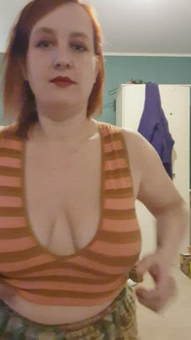 Its a new morning, new top, must mean it's titty drop time baby