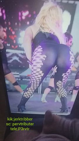 Iggy Azalea trib on TV