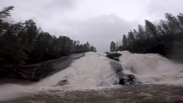 Extreme Kayaking || ViralHog