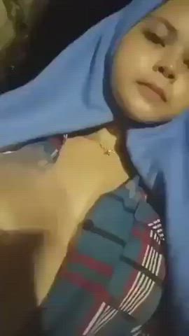 Cute muslimah boobies