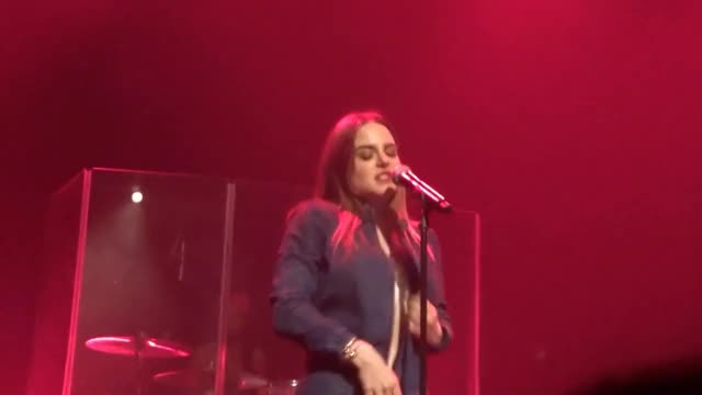 JoJo opening her shirt (x-post from /r/OnStageGW)