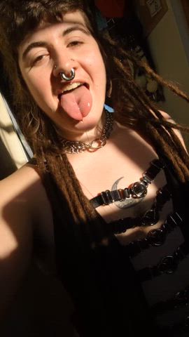 alternative dreads drooling hairy hairy armpits onlyfans pierced queer tattoo goth-girls