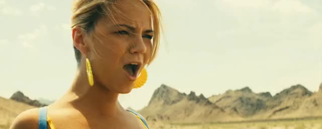 Ashylnn Brooke Boob Reveal in Piranha 3D