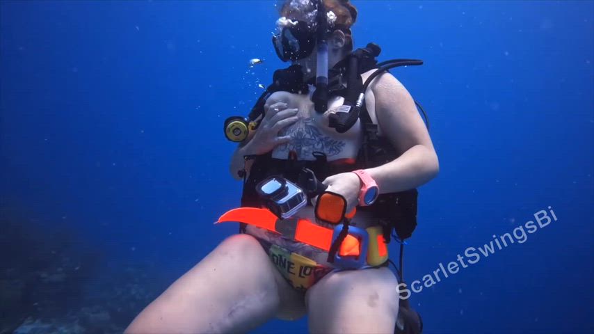 Ever seen breastmilk underwater? 