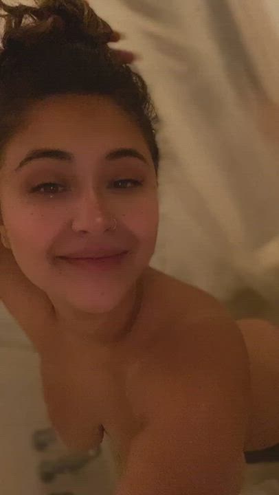 I’m So Sexy. If you enjoy squirting come have fun watching me ♥️