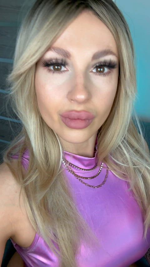 blonde clips4sale cute fake lips glamour lips lipstick maxi lipz onlyfans iwantclips