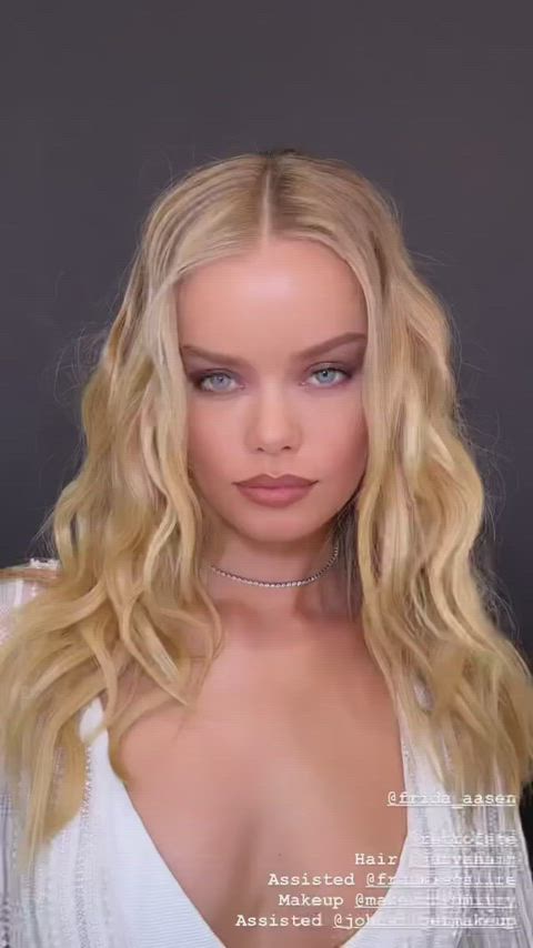 model blonde sexy gif
