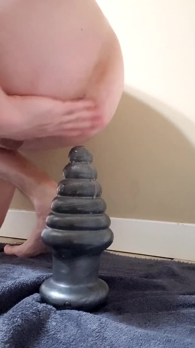 Butt plug stretching 2