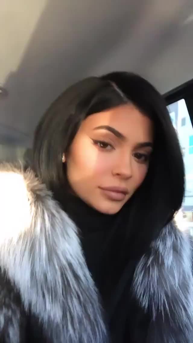 kyliejenner 51389127 297063181161231 2421886304319493820 n