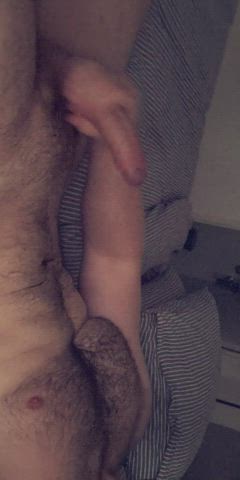 Fit masculine Aussie looking to jerk off with the same on snap. Hmu